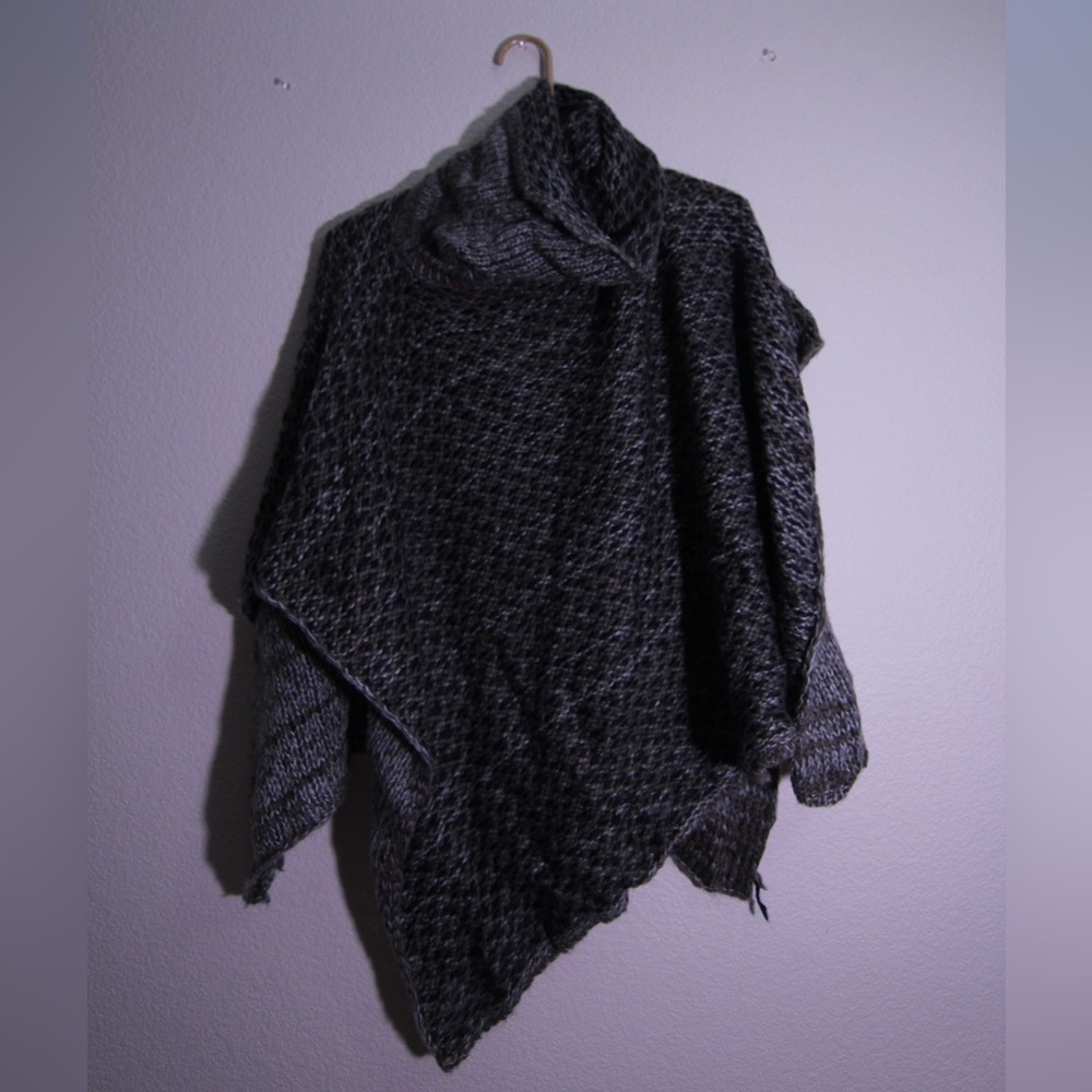 Mad Style - Knit Turtleneck Poncho